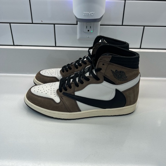 Jordan 1 Travis Scott Mocha High